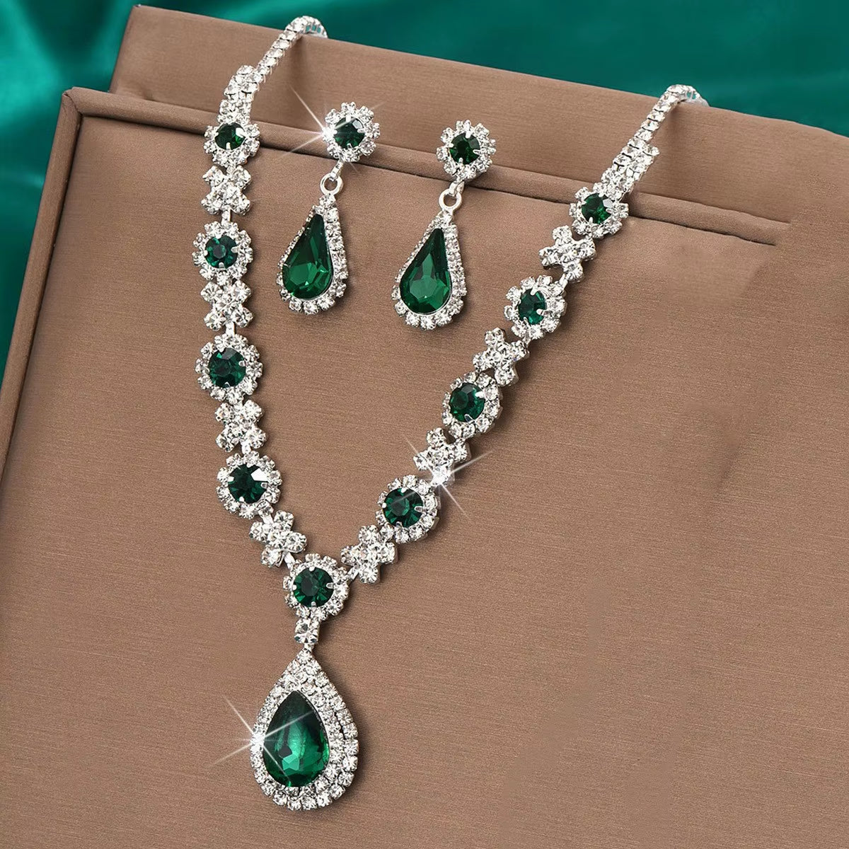 Ensemble de 3 colliers et boucles d'oreilles en cristal pour femme