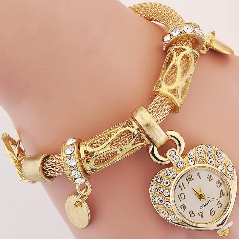 2025 Cute Golden Silver Heart Bracelet Watch INS Style Girl Women Heart Steel Band Bracelet Lover Watch Gift for Girlfriend