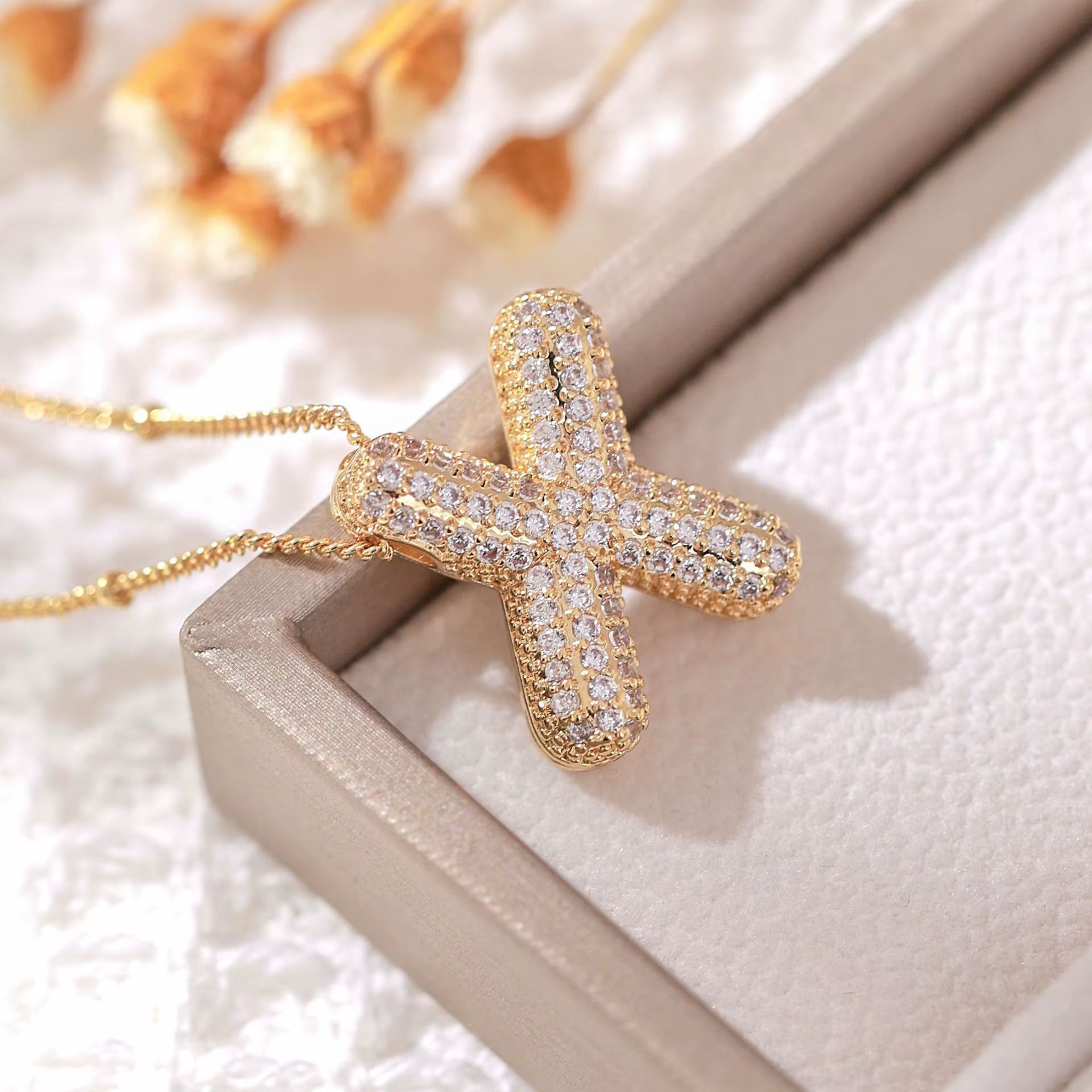 Classics Zircon Inlay Letter Pendant Necklace Fashion Gold Color for Women Couple Holiday Gift Party Everyday Jewelry