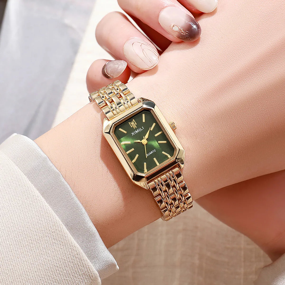 montre à Quartz échelle Simple carré qualité plaqué or en acier inoxydable