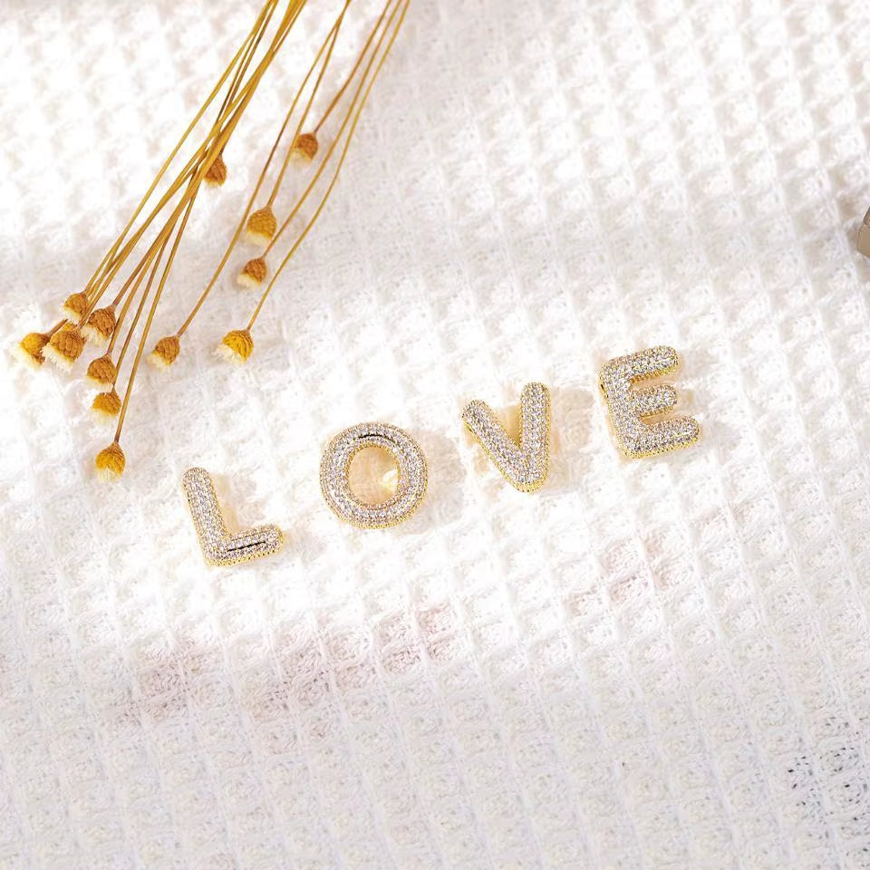 Classics Zircon Inlay Letter Pendant Necklace Fashion Gold Color for Women Couple Holiday Gift Party Everyday Jewelry