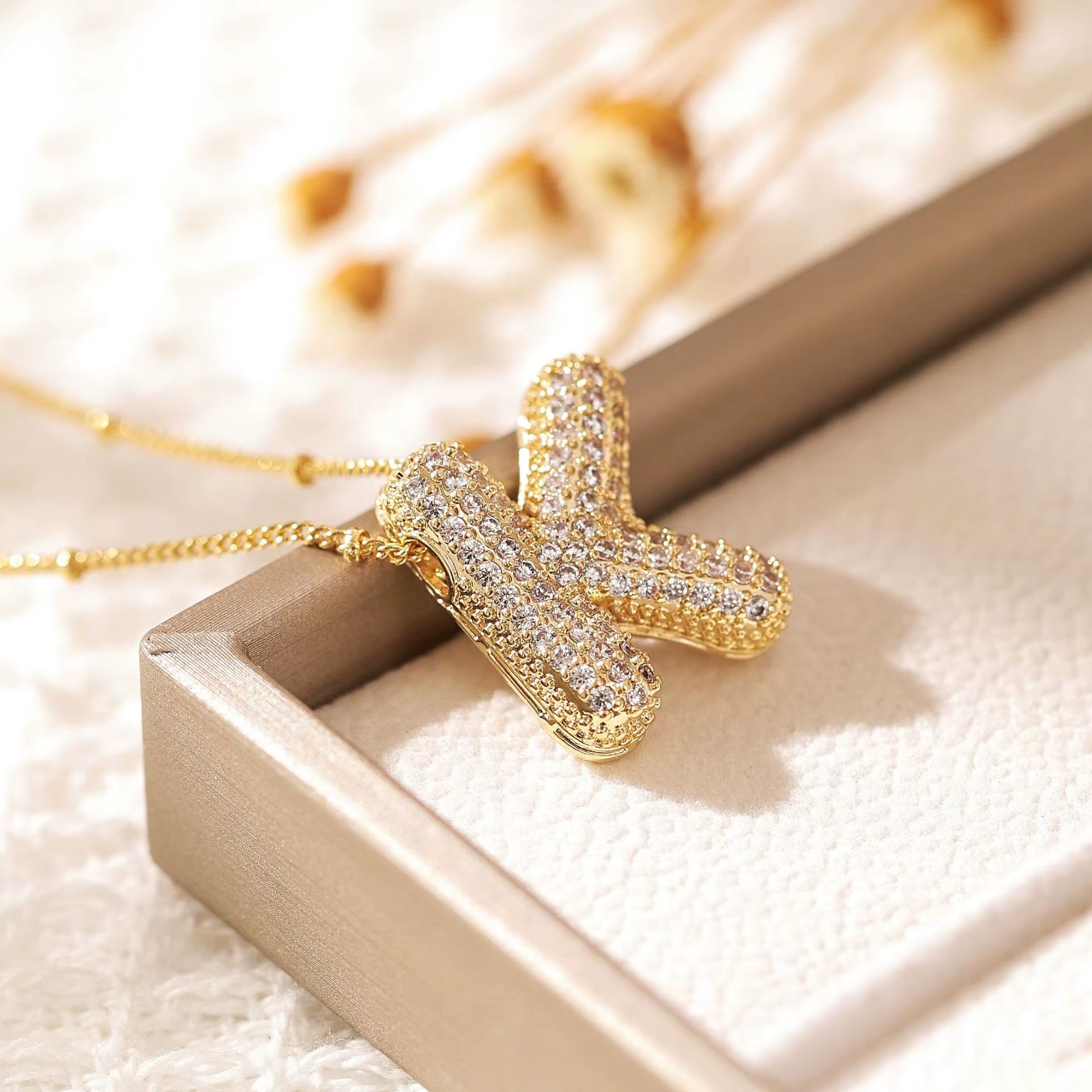 Classics Zircon Inlay Letter Pendant Necklace Fashion Gold Color for Women Couple Holiday Gift Party Everyday Jewelry